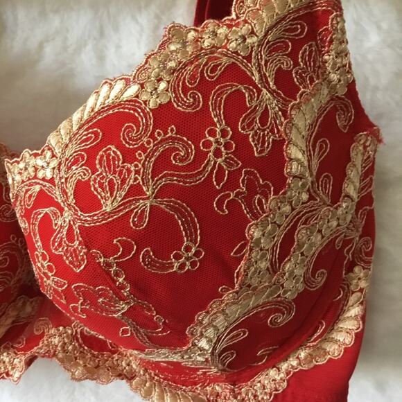 Wacoal Elegant Red and Gold Lace Bra - Picture 3 of 15